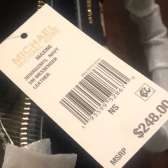 Micheal Kors Maxine Messenger Satchel/Crossbody NWT!!! - Picture 6 of 8